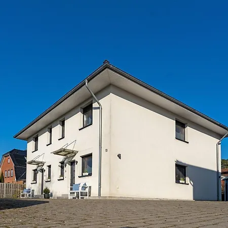 De Hueues Achtern Sandlid Haus B Bosau